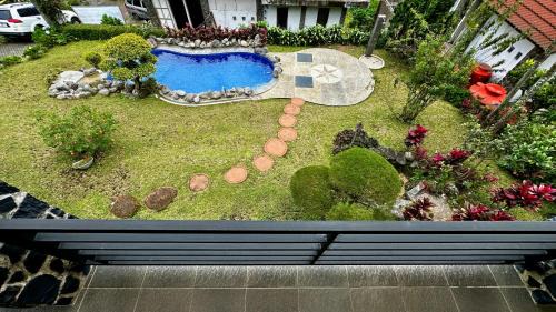 Parongpong Villa | X4 VILLA with pool Villa Istana Bunga by YourHome