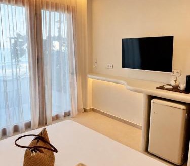 Chrisi Akti Hotel | Xanthos Beachfront Suites