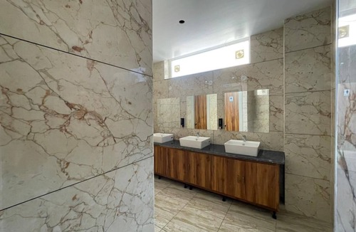 Barsar Hotel | Xenious Opulent Hamirpur