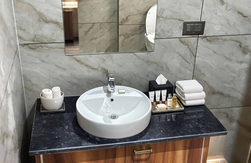 Barsar Hotel | Xenious Opulent Hamirpur