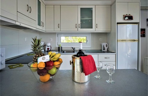 Zipari Villa | XENOS VILLA 1 WITH PRIVATE SWIMMING POOL, NEAR THE SEA