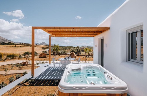Naxos Cabin | Xerolithos Natural Living