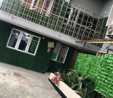 Surulere Hotel | Xi Lounge And Suite