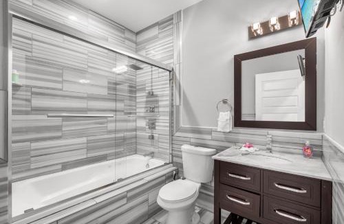 Olde Kensington Apartment | XL Studio - Modern Studio with Rooftop Pool