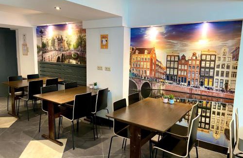 Burgwallen Nieuwe Zijde Hostel | Xplore Hostel Amsterdam