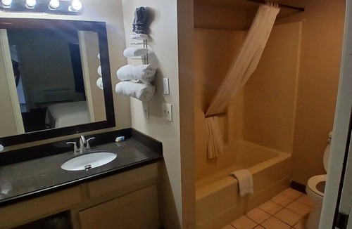 Branson Hotel | Xpress Inn & Suites