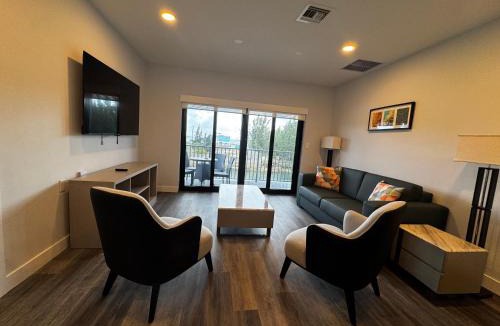Bahamas Terrace Apartment | Xquisite Suites