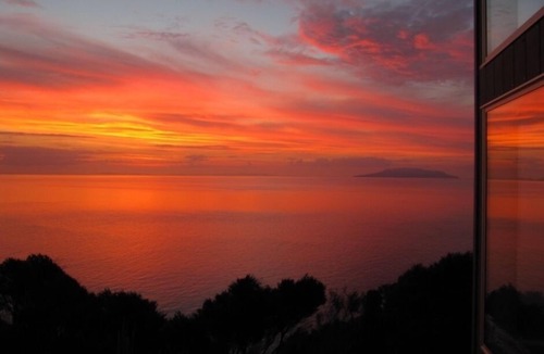 Great Barrier Island Apartment | XSPOT Cliff 4WD holiday apartment for two - Spectacular 270° Hauraki Gulf views