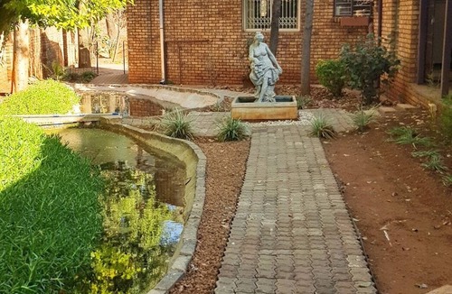 Pretoria House | XYZ Guest House-Executive Study