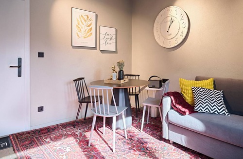 Ottensoos Apartment | XZLLENZ: 4 pers. | S-Bahn-Nuremberg | Parking | Kitchen | Bathroom | Smart-TV | Wellbeing