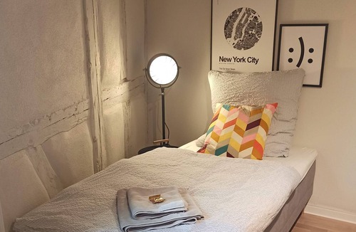 Schwabach Apartment | Xzllenz auf 100qm #modern#balkon#fachwerk#netflix