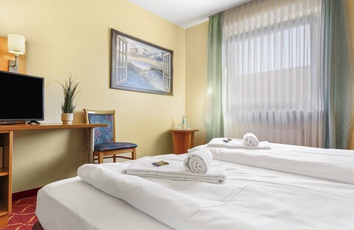 Oberasbach Hotel | XZLLENZ light Hotel