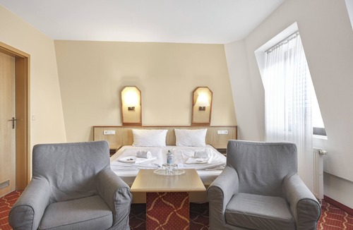 Oberasbach Hotel | XZLLENZ light Hotel