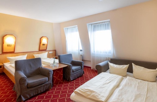 Oberasbach Hotel | XZLLENZ light, Parken, 24h digitaler Check In und Zugang