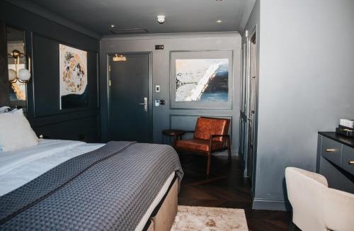 Aberaeron Hotel | Y Seler