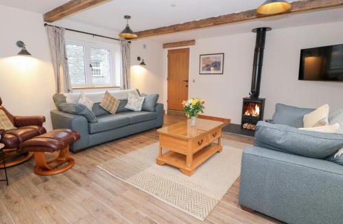 Cwmtirmynach House | Y Stabl
