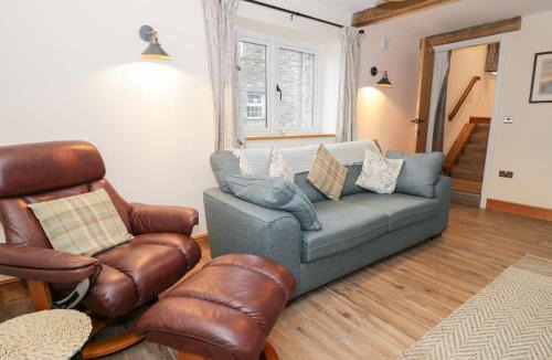 Cwmtirmynach House | Y Stabl