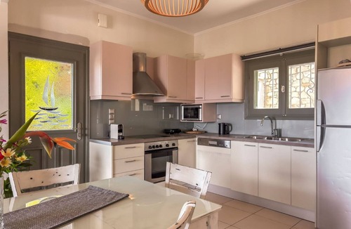 Kolymbari Villa | Ya Chara Villa︱A Tranquil Retreat w/Pool & Vistas