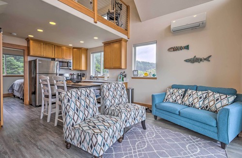 Yachats Apartment | Yachats Gem w/Private Beach Access, Views