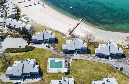 Wapato Point Condo | Yacinde B2 Ground Level Waterfront with Two Patios