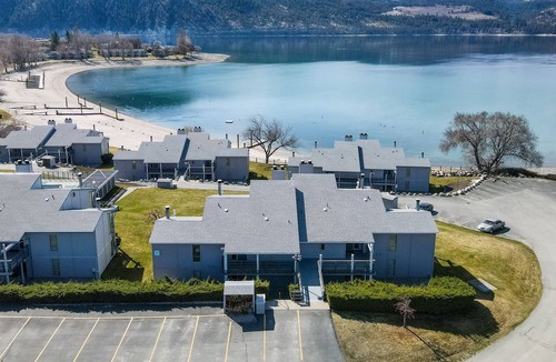 Wapato Point Condo | Yacinde E4 Poolside Condo with Loft, Sleeps 6