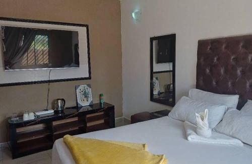 Letlhakane House | Yadah Accommodations