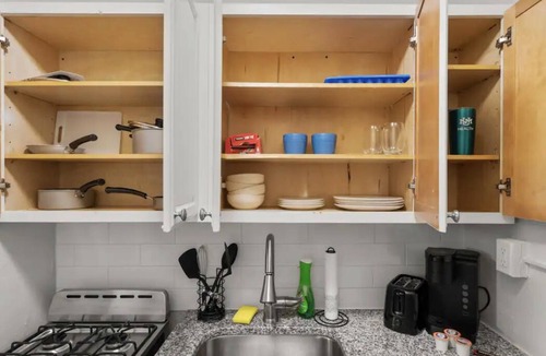 Dwight Apartment | Yale Proximity 2 min commute great for traveling professionals