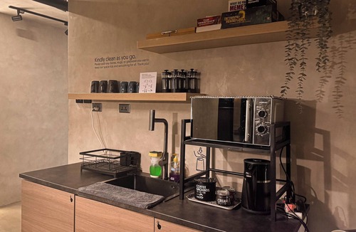 Barangay 76 Hostel | Yamato Hostel