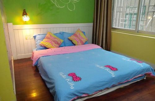 Yangshuo Hostel | Yangshuo How Flowers Hostel & Party Coliving Coworking Nomads