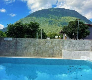 Mueang Ngai Hotel | Yankoi Mountains view