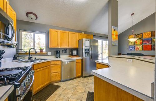 Kalifornsky House | Yard Space w/Fire Pit: Kenai Getaway!