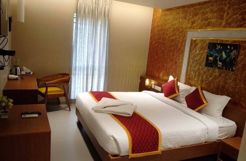 Dindigul Hotel | Yash Grande