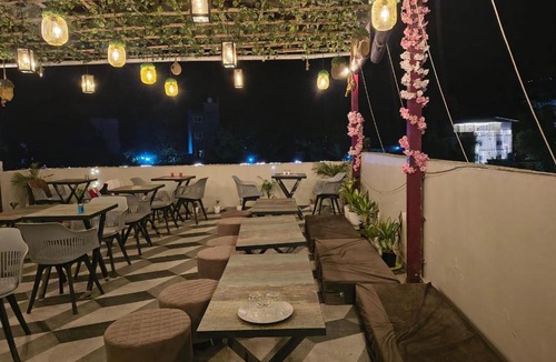 Tapovan Hotel | Yatram