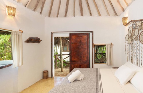 Zona Hotelera Cabin | Yaxchen Tulum Cabañas & Cenote