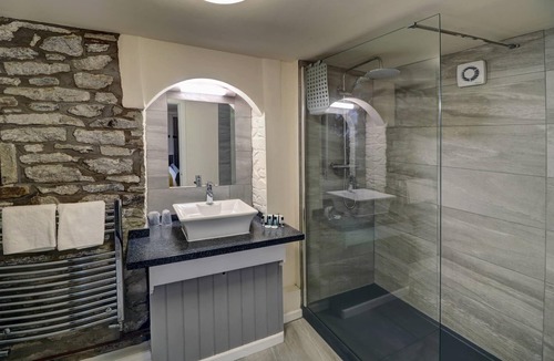 Castleton Hotel | Ye Olde Cheshire Cheese Inn