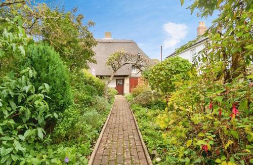 Niton House | Ye Olde Cottage
