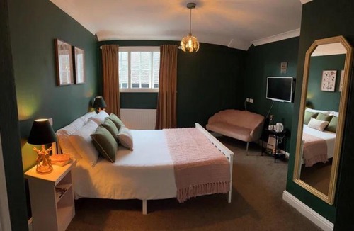 Edenbridge Hotel | Ye Olde Crown