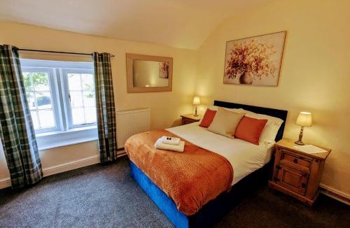 Oakamoor Hotel | Ye Olde Crown Hotel