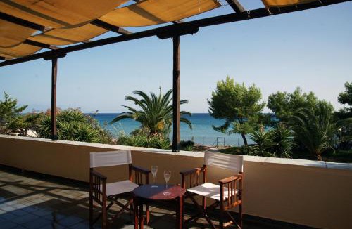 Pylos-Nestoras Villa | Year-Round Beachfront Bliss at Memi Beach, Koroni
