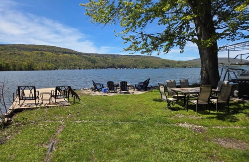 Middlesex House | Year-round, beautiful, peaceful, lake front home on Canandaigua Lake.