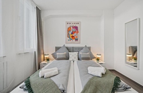 Schafhof Apartment | Yello Homes - Lazy Loft - Airport & Messe - 8 Betten - 3 Schlafzimmer