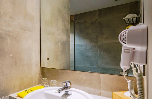 Batam Hotel | Yello Hotel Harbour Bay Batam