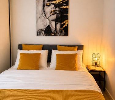 Floresti Apartment | Yellow Apartment