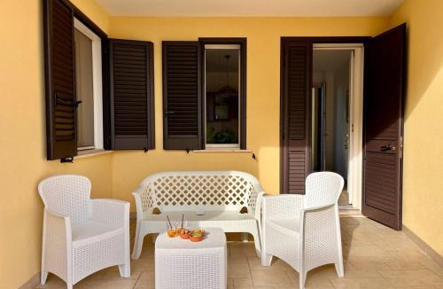 Posto Vecchio House | Yellow Beachfront house (60 m) by Salento Prime