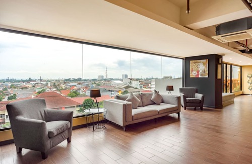 Tangerang Hotel | Yellow Bee Tangerang