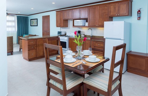 Saint Lawrence Condo | Yellow Bird Hotel