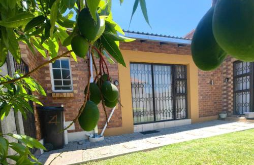 Rustenburg Apartment | Yellow Bowtie