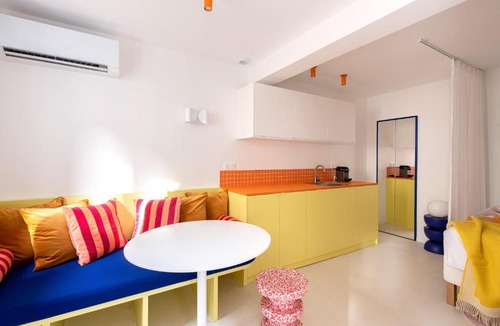 Grand Parc-Paul Doumer Apartment | Yellow - cœur Chartrons Jardin Public - Parking - Clim