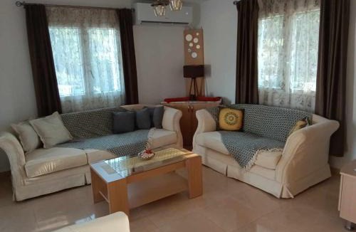 Decentralized Administration of Macedonia and Thrace Apartment | Yellow House