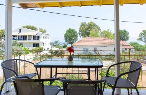 Kavos Apartment | Yellow House